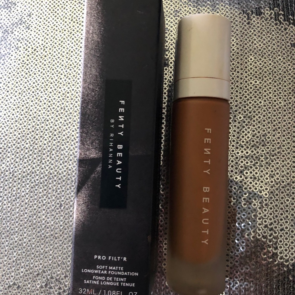 FENTY BEAUTY FOUNDATION #390